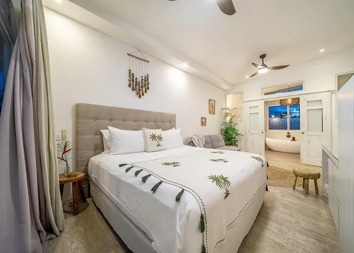 888 Tropical Heart - 1br Pool Вилла